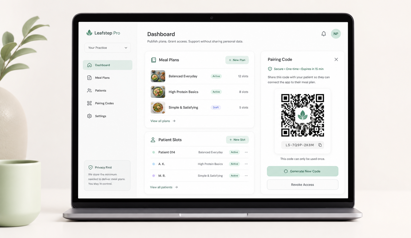 Leafstep Pro nutritionist workspace showing meal plans, patient slots, and a pairing code.